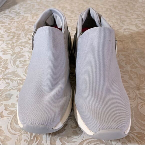 Ryka Boots ‘Guinevere’ Silver Gray Stretch & Side Zip NWOT Gorgeous - Picture 4 of 10